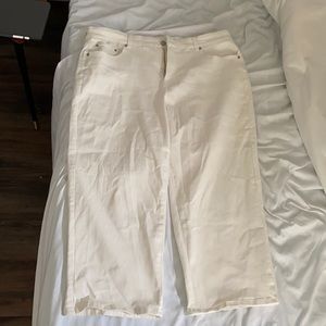 Universal Standard Bae Boyfriend Cropped Jeans